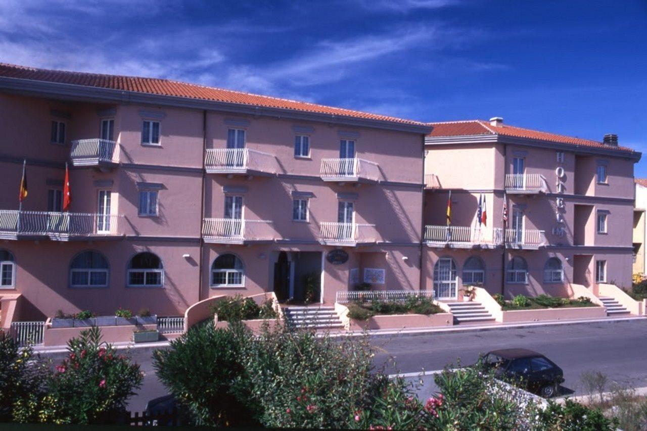 Hotel Majore Santa Teresa Gallura Zewnętrze zdjęcie